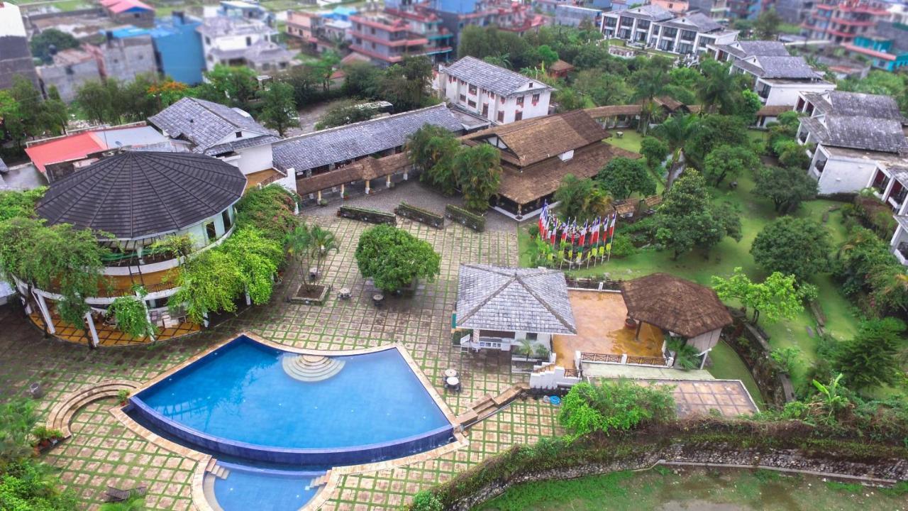 Shangri-La Village Resort, Покхара Экстерьер фото