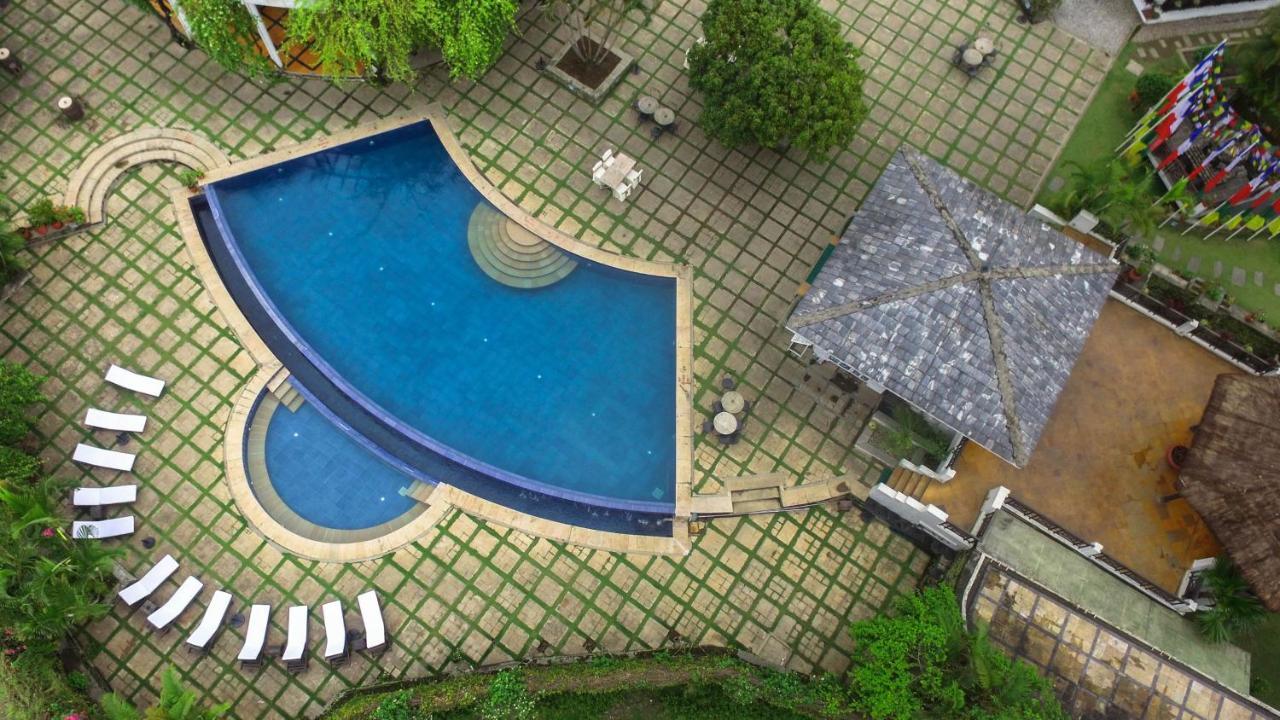 Shangri-La Village Resort, Покхара Экстерьер фото