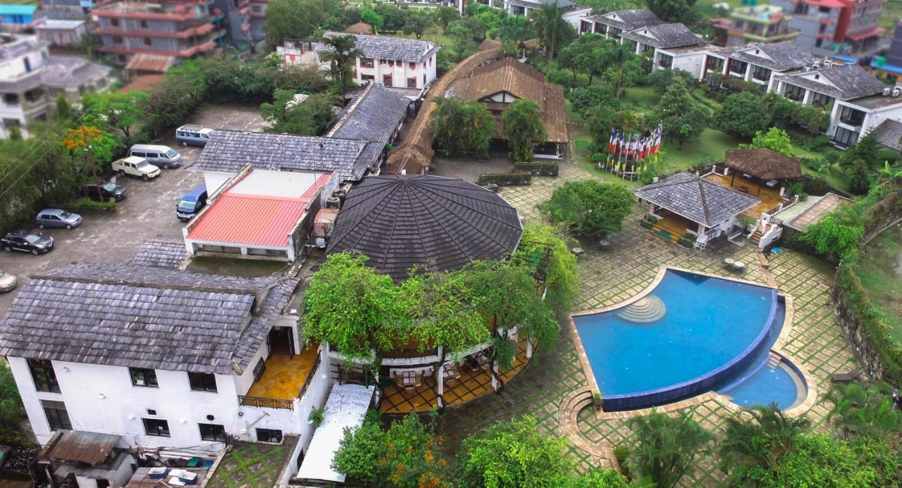 Shangri-La Village Resort, Покхара Экстерьер фото